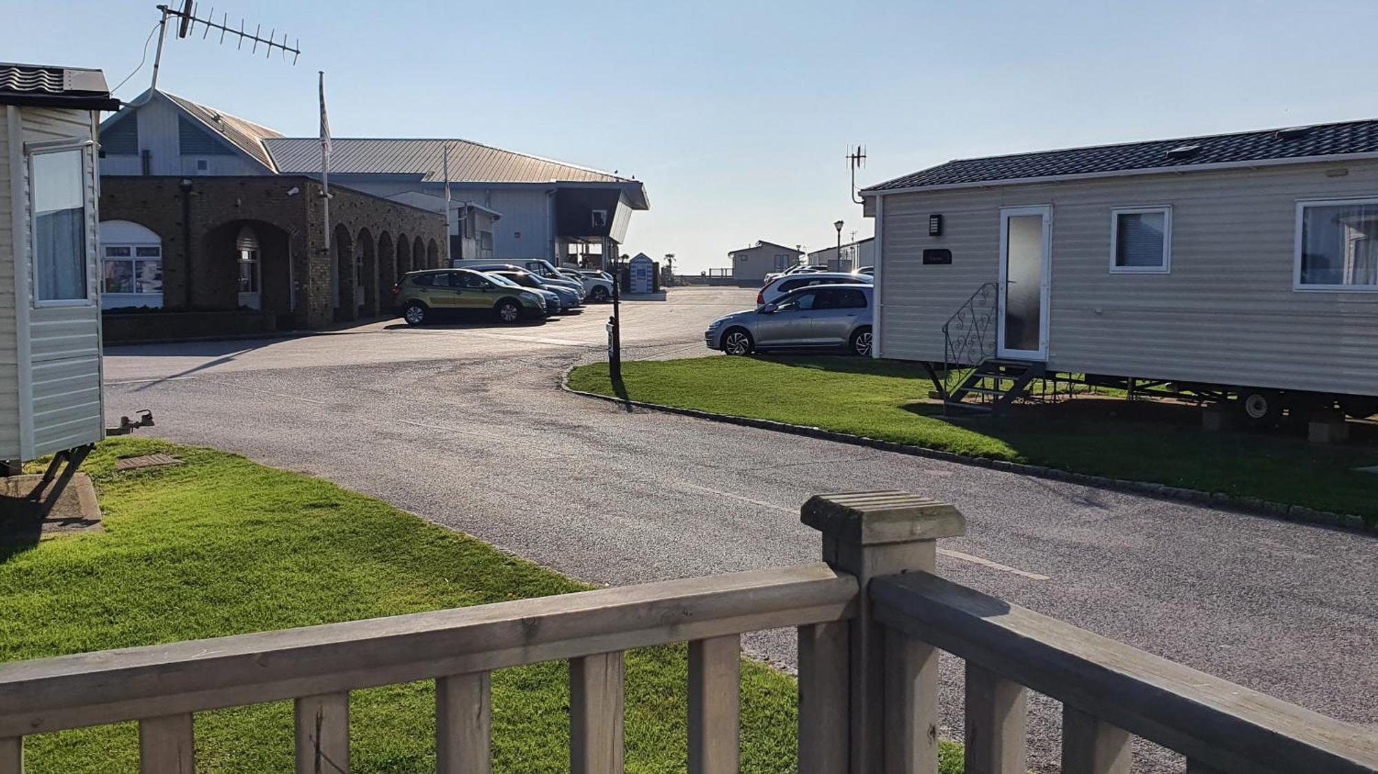 Carnaby Holiday Caravan, West Sands, Selsey Exterior photo