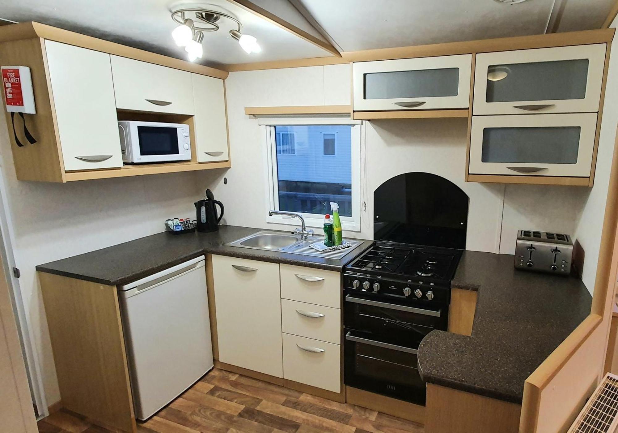 Carnaby Holiday Caravan, West Sands, Selsey Exterior photo
